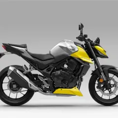 Sportliches Honda Hornet 350 Automatik Motorrad in Gelb und Silber. Ein agiler Begleiter für die Stadt.