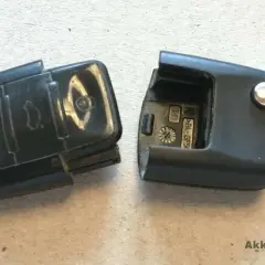 Schlüsselgehäuse für VW Fox geöffnet, bereit für den Wechsel der Batterie.