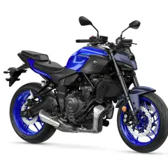 Blau-dunkelgraue Yamaha MT-07 mit sportlichem Design. Das geringe MT-07 Gewicht macht sie agil.