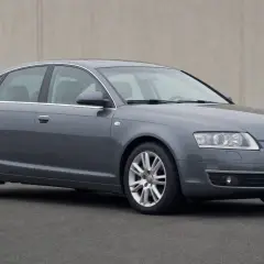 Grauer Audi A6 Limousine. Der 3.0 TDI Motor ist bekannt für seine Langlebigkeit bei guter Wartung.