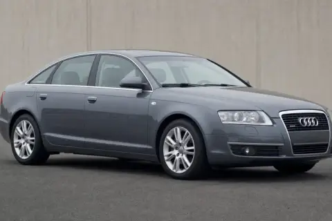 Grauer Audi A6 Limousine. Der 3.0 TDI Motor ist bekannt für seine Langlebigkeit bei guter Wartung.