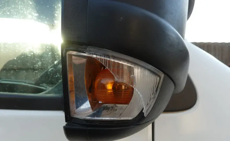 Ford Transit Spiegelblinker wechseln - So geht's richtig!