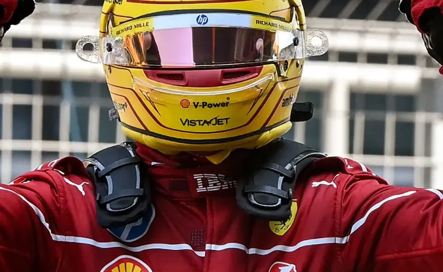 Lewis Hamilton - Mehr als nur Rekorde: Sein Weg & Ferrari-Sieg