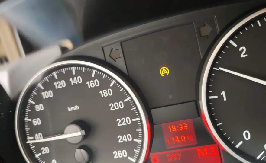 DTC BMW Lampe leuchtet - Defekt oder normale Regelung?