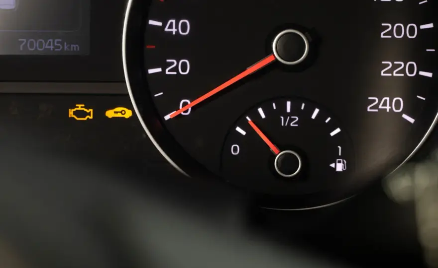Motorkontrollleuchte leuchtet? So sparst du Geld!