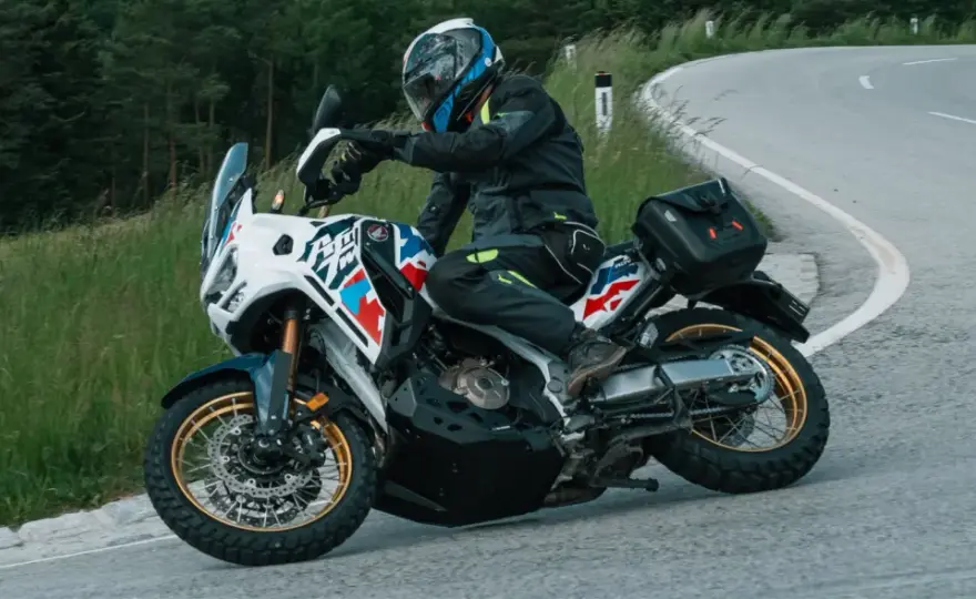 Lenkimpuls Motorrad - So fährst du Kurven präziser und sicherer