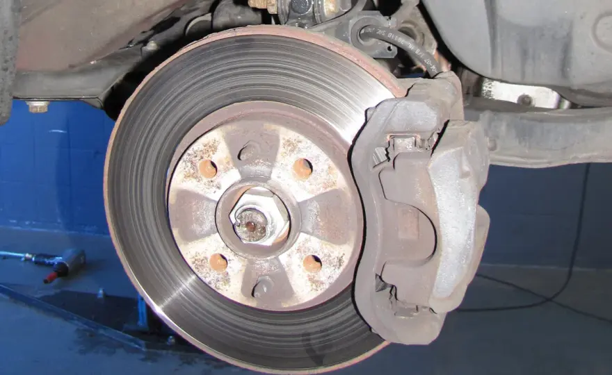 Wie viele Bremsscheiben hat ein Auto? - 2 oder 4 im Technik-Check