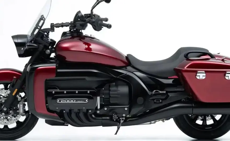 8-Zylinder Motorrad: Warum so selten & was es bringt?