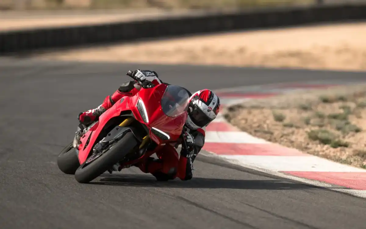 Ducati Panigale V2 - Basis oder V2 S für Straße und Track?