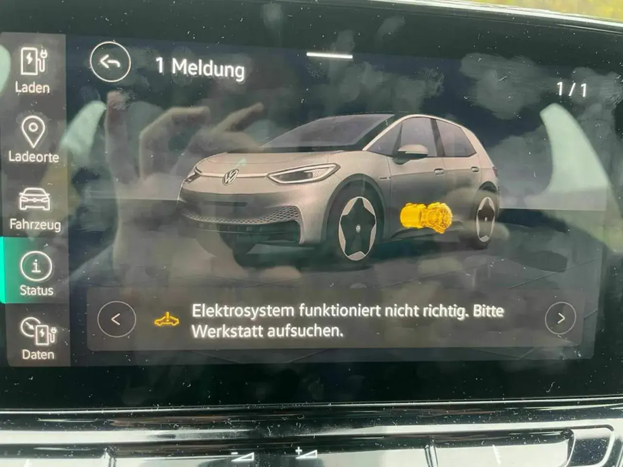 Volkswagen ID.3: Fehlermeldung "Elektrosystem funktioniert nicht richtig. Bitte Werkstatt aufsuchen." DTC P1693.