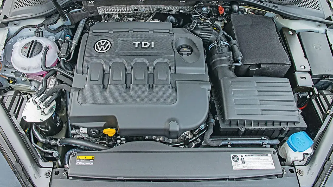 VW 1.6 TDI Motor: Ein Blick auf den Motorraum, der für seine Haltbarkeit bekannt ist.