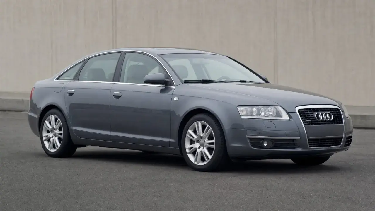 Grauer Audi A6 Limousine. Der 3.0 TDI Motor ist bekannt für seine Langlebigkeit bei guter Wartung.